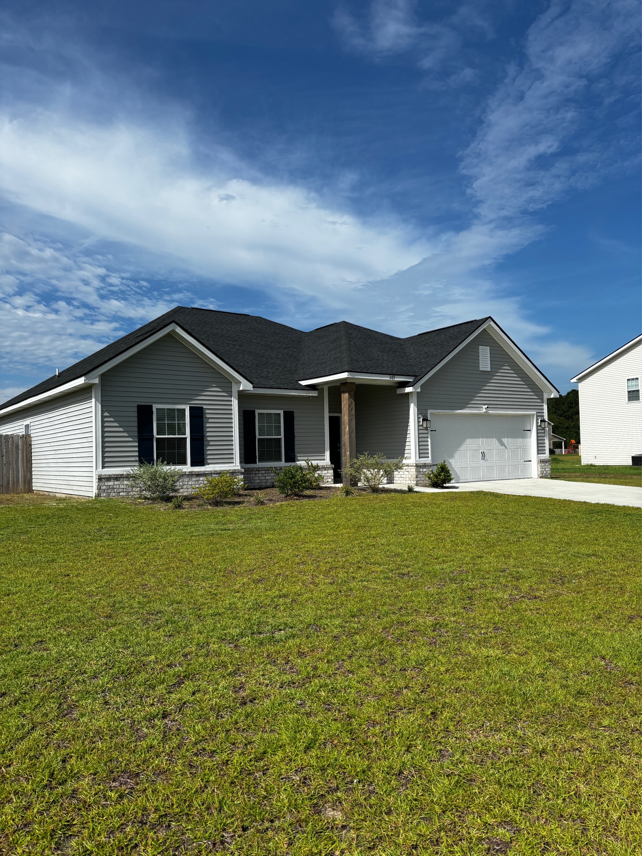 289 Deerfield Drive Northeast
