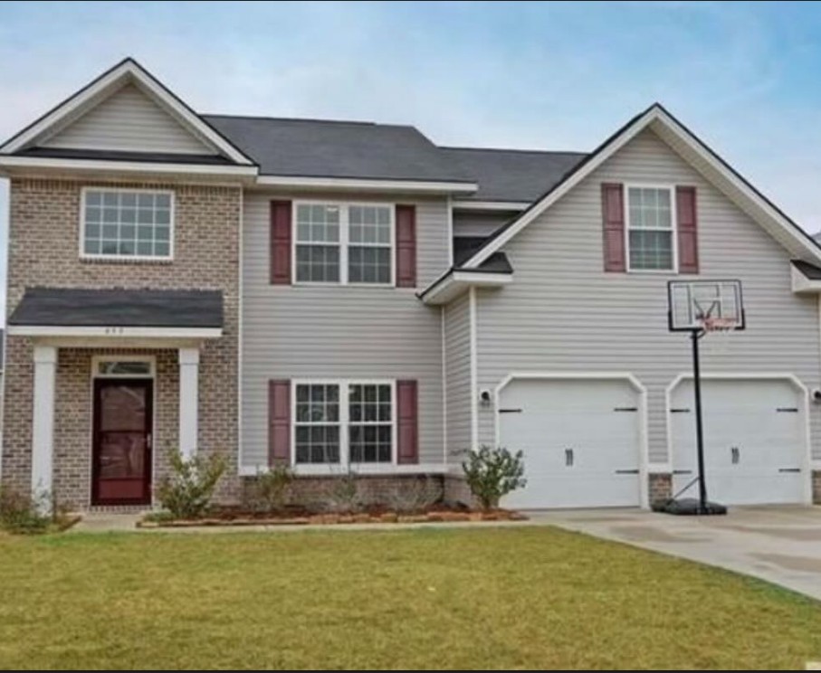 653 Red Oak Lane